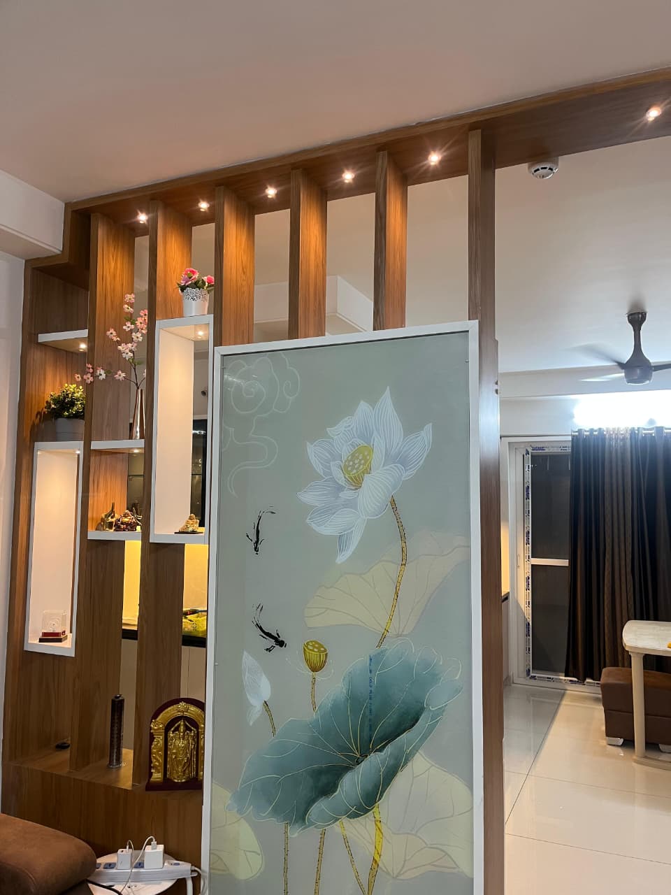 Custom Edge || Interior Designers