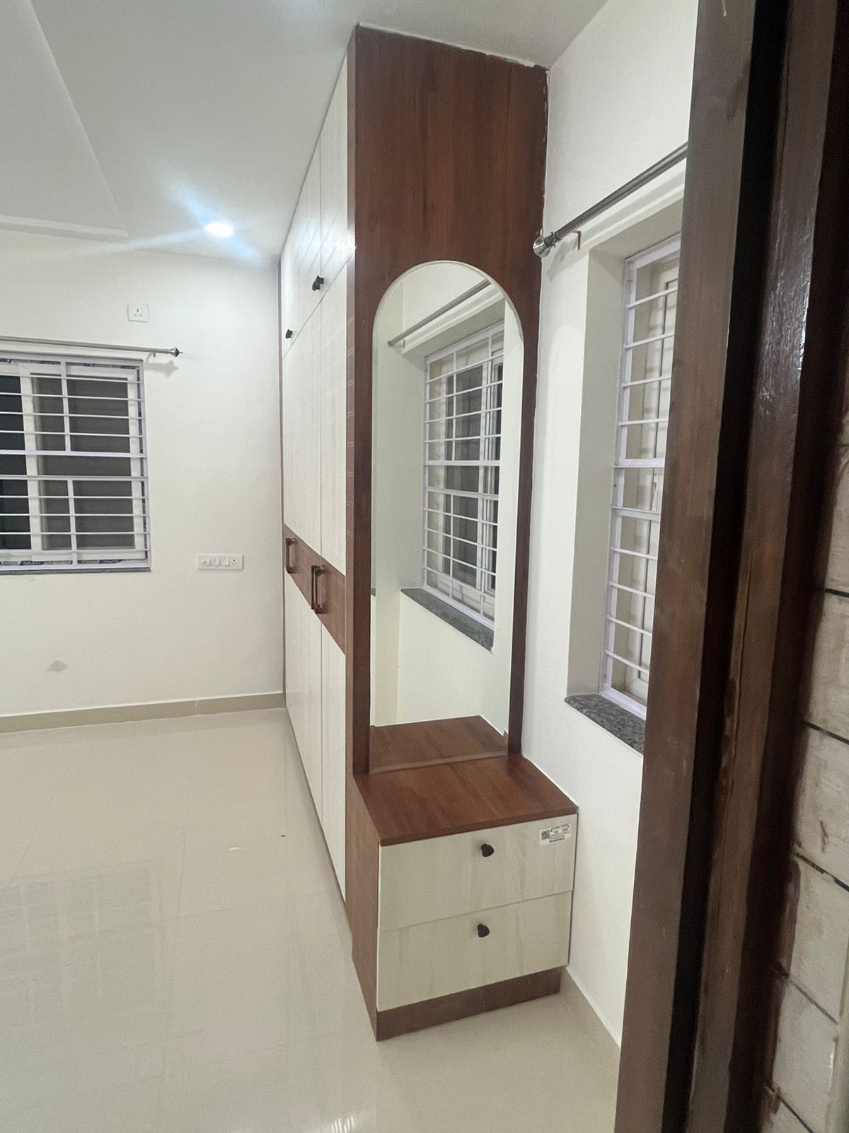 Custom Edge || Interior Designers