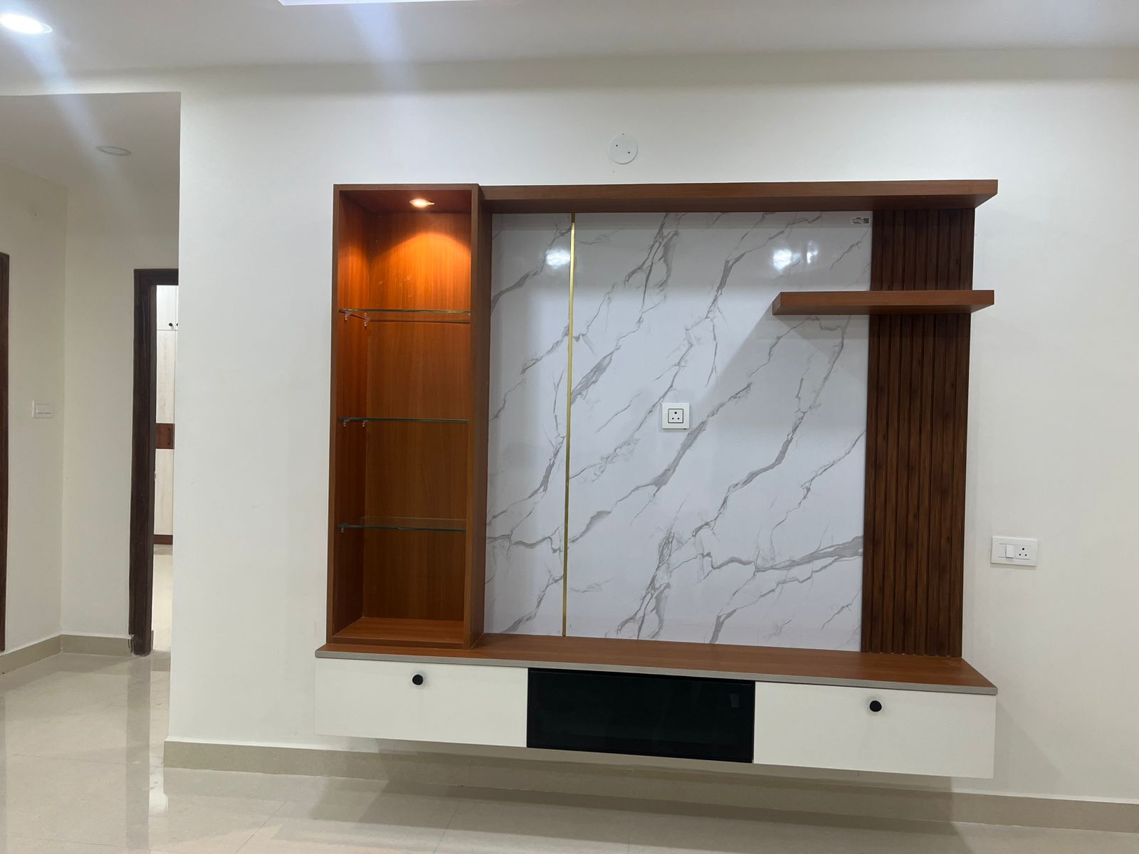 Custom Edge || Interior Designers